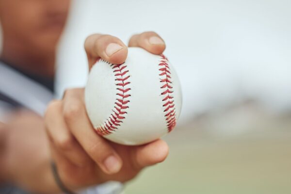 how to hold a baseball
