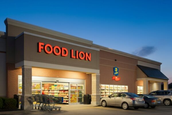 what time does food lion close