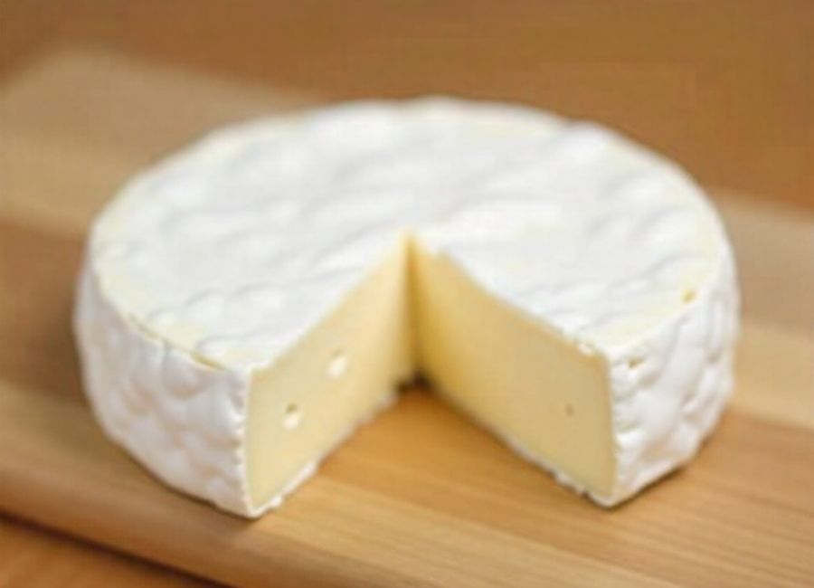 what does brie cheese taste like
